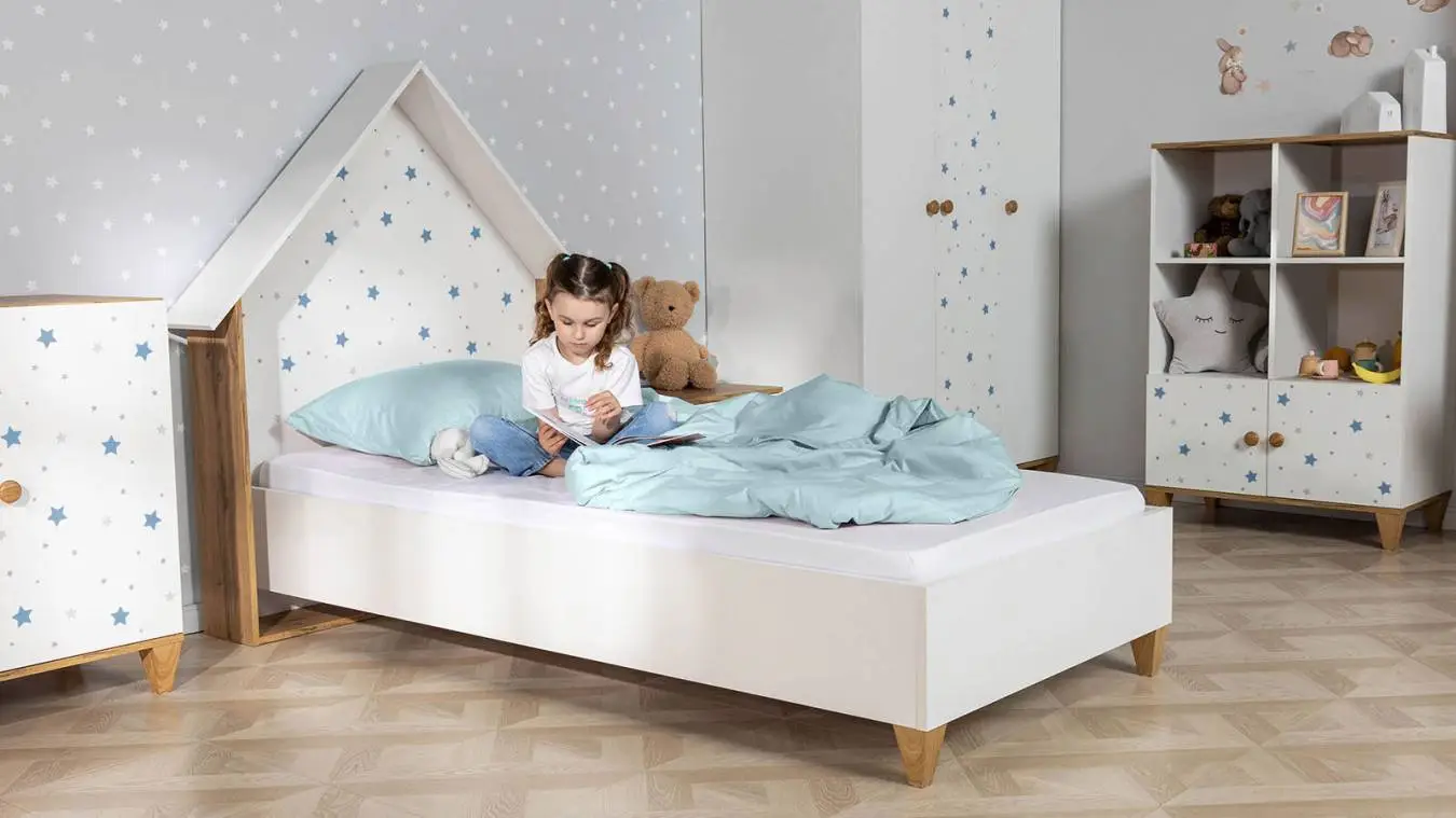 Детская кровать Nicky, цвет: Белый премиум + Дуб Натюрель + Голубой декор фото - 1 - большое изображение