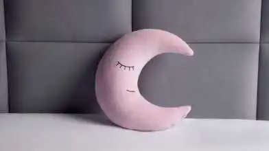 Подушка декоративная Луна розовая картинка - 1 - превью