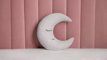 Подушка декоративная Луна серая картинка - 0