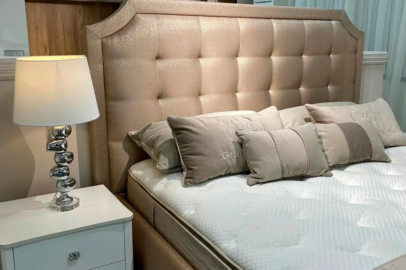 Мягкая кровать Gracia с высоким изголовьем фото - 2 - большое изображение